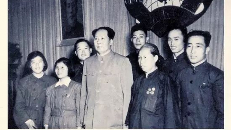 全国人民最喜欢的一幅画，竟出自他手！